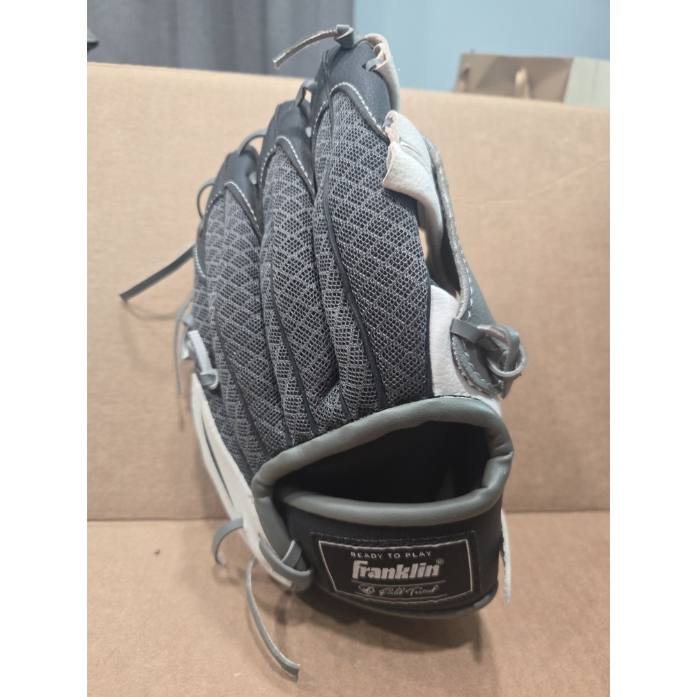 Franklin Youth Baseball Glove 9.5" MeshTek T-Ball Black Gray Right Hand Throw